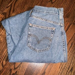 Levi High Waisted Mom Jean